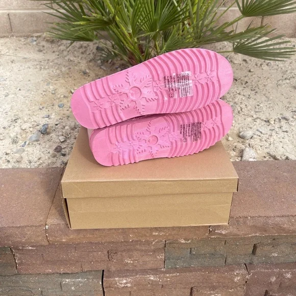 Pink Sequin Winter Boots 💕 - Picture 6 of 6